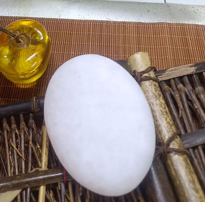 Musical Function 16pcs White Jade Energy Stone Beauty Massage Heater Spa Essential Oil Massage Box For Personal Health Care