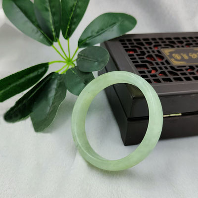 Regional Feature Natural Gemstone Green Xiuyan Jade Bangle for Fashion Boutique Jewelry Lady Bracelets