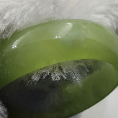 Regional Feature Natural Gemstone Green Xiuyan Jade Bangle for Fashion Boutique Jewelry Lady Bracelets