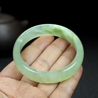 Regional Feature Natural Gemstone Green Xiuyan Jade Bangle for Fashion Boutique Jewelry Lady Bracelets
