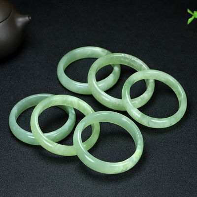 Regional Feature Natural Gemstone Green Xiuyan Jade Bangle for Fashion Boutique Jewelry Lady Bracelets
