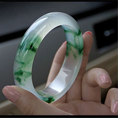OEM/ODM Acepptable Jewelry Decoration Natural Jade Ice Jade Bracelet Emerald Green Women Jade Crystal Stone Bracelet