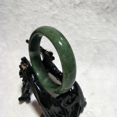 Natural Emerald Green Bracelet And Jadeite Jade Bracelet For Men And Women Beauty With Love Theme From Gemstone