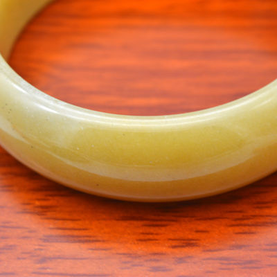 Discover the Natural Beauty of Hetian Jade Bracelets for Women from to Relieve Fatigue and Unclog Muscles Theme Feng Shui