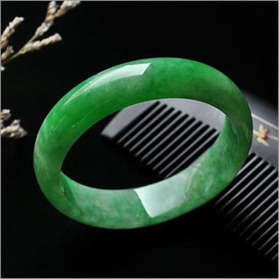 Customized Crystal Stones Icy Emerald Green Jade Bangle Bracelet OEM ODM Accepted