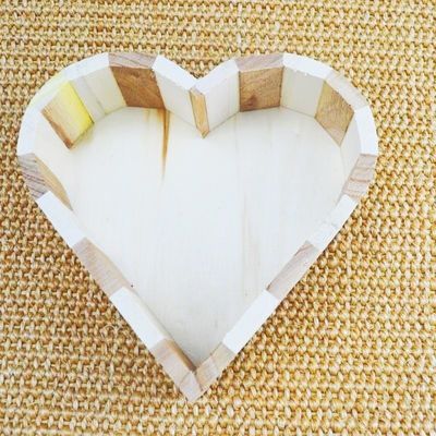 Body Cleaning Equipment Natural Wooden Love Shape Bath Set for Spa Experience