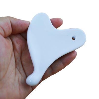 2024 Heart Shape Mini Ceramic Gua Sha Massage Tool for Facial Lifting and Wrinkle Reduction Customized Logo Availabled