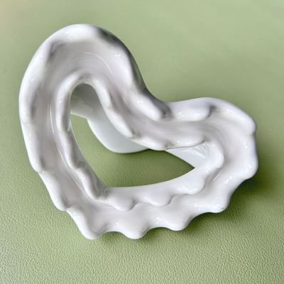 Facial Massager 2024 Heart Shape Chinese Ceramic Gua Sha Scraping Massage Tool for Body Relaxation and Meridian Dredging
