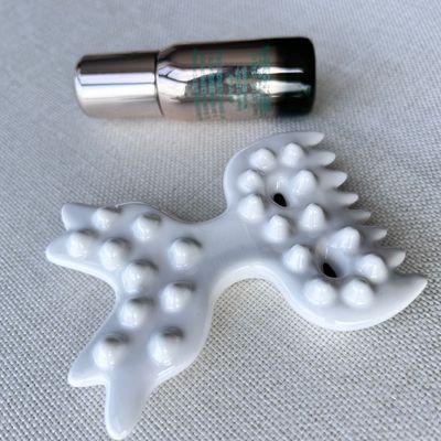 Body Massage Tool White Ceramic Gua Sha Scraping Guasha Stone for Self Skin Care Spa Whole Body Relax Beauty Massager
