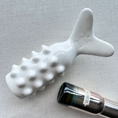 Body Massage Equipment Ceramic Full Body Gua Sha Massager in Fish Shape for Lymphatic Drainage and Beauty Treatment